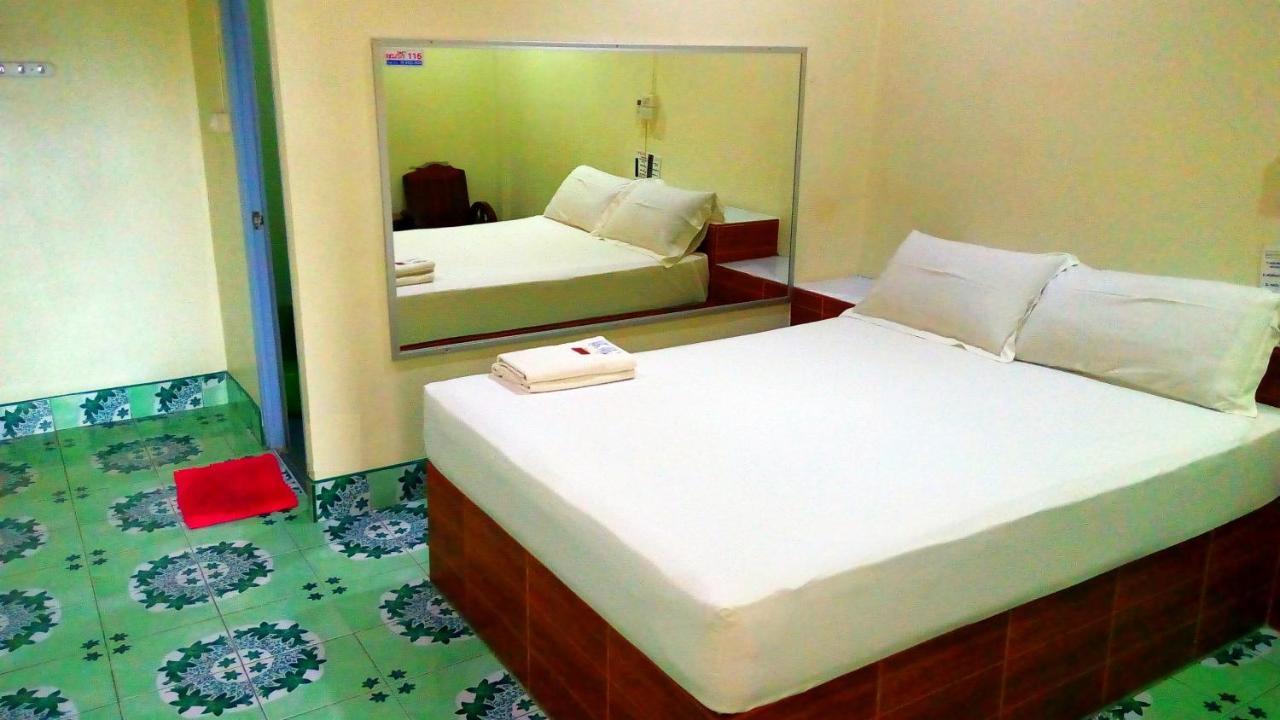 Suratthani Airport Mini Hotel Surat Thani Exterior foto